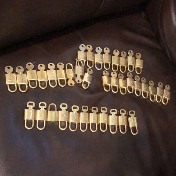 Vintage LV Louis Vuitton Padlock Lock & Key 216 - Picture 13 of 13